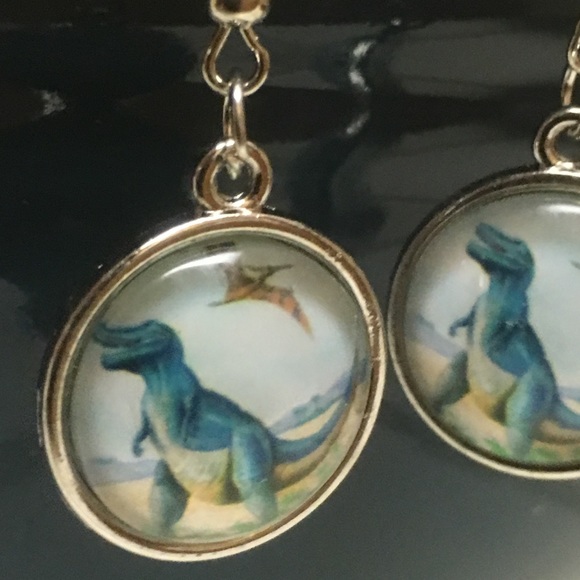 Dinosaur 🦖 earrings - Picture 4 of 5